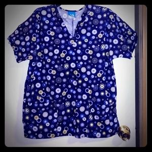 💙 HQ Scrub Top Size Small 💙
